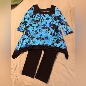 Tunic Top. Small. Turquoise, Blue, and Black Print.